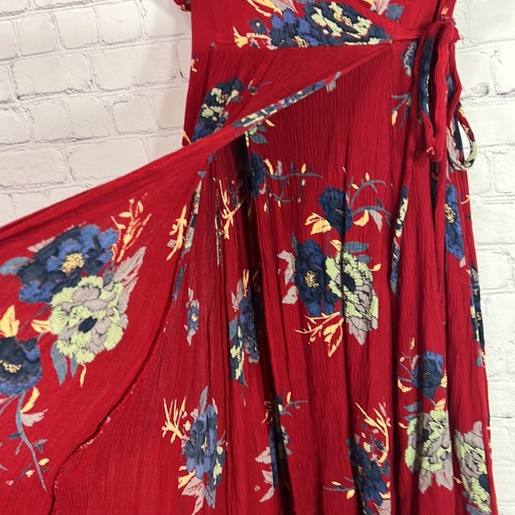 Patrons of Peace floral wrap dress - Picture 7 of 12